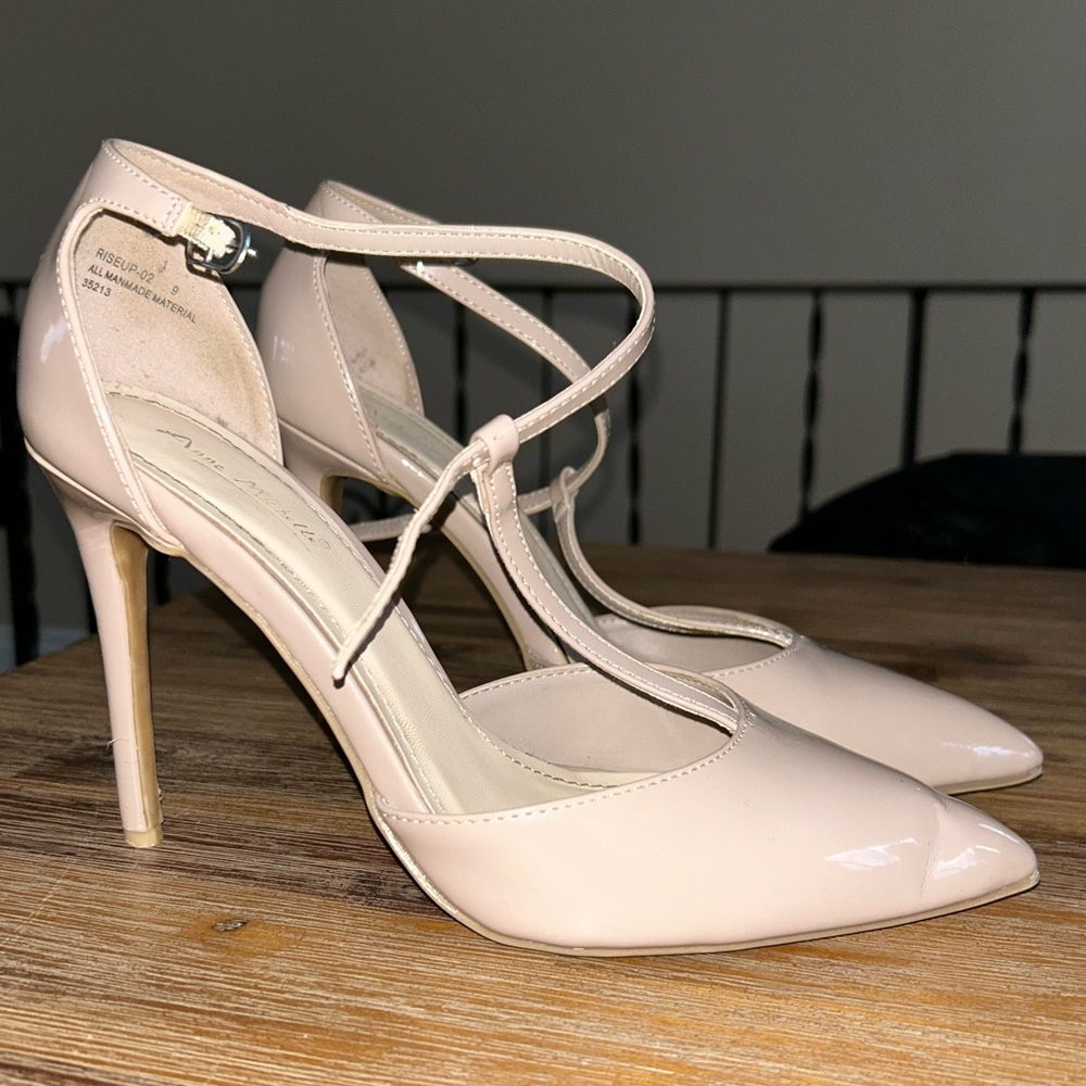 High heals - Picture 3 of 5
